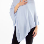 Lys blå poncho av kasjmir / cashmere uten knapper