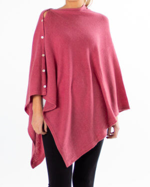 Rød poncho med knapper - Cashmere / kasjmir