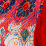 Yoga - Harmensbukse med røde og hvite detaljer nr 3