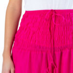 Rosa ensfarget haremsbukse