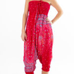 Rødfarget haremsbukse med motiv. Bra for yoga.